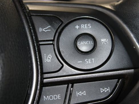 Used 2022 Toyota Camry SE image 37