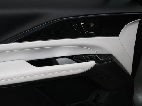 Used 2024 Cadillac Lyriq Sport image 19