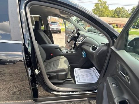 Used 2024 Chevrolet Equinox LT FWD image 31