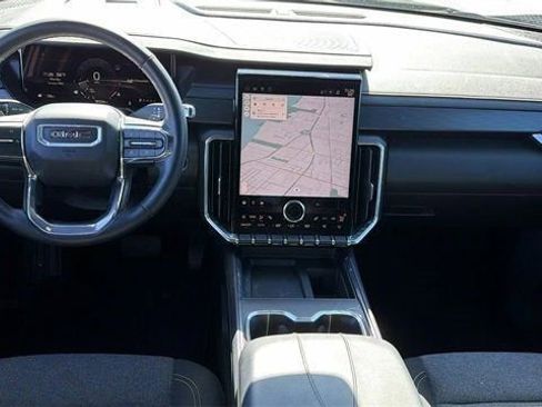 Used 2025 GMC Acadia Elevation image 14