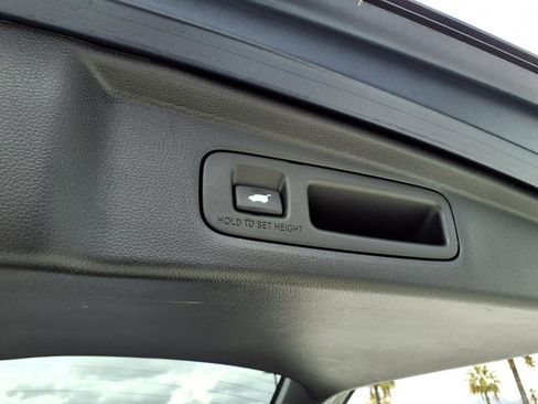 Used 2023 Honda CR-V EX-L image 8