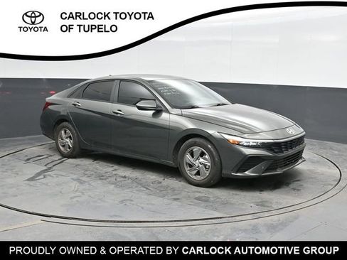 Used 2024 Hyundai Elantra SE image 5