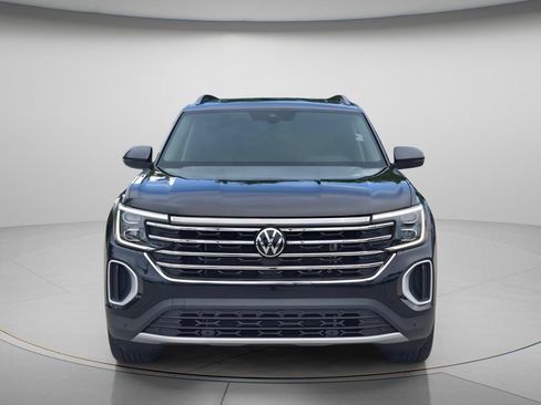 Certified 2026 Volkswagen Atlas SE w/ Panoramic Sunroof Package FWD image 5