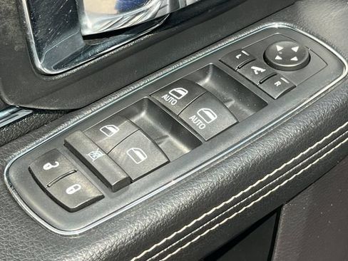 Used 2016 RAM 1500 Laramie AWD/4WD image 17