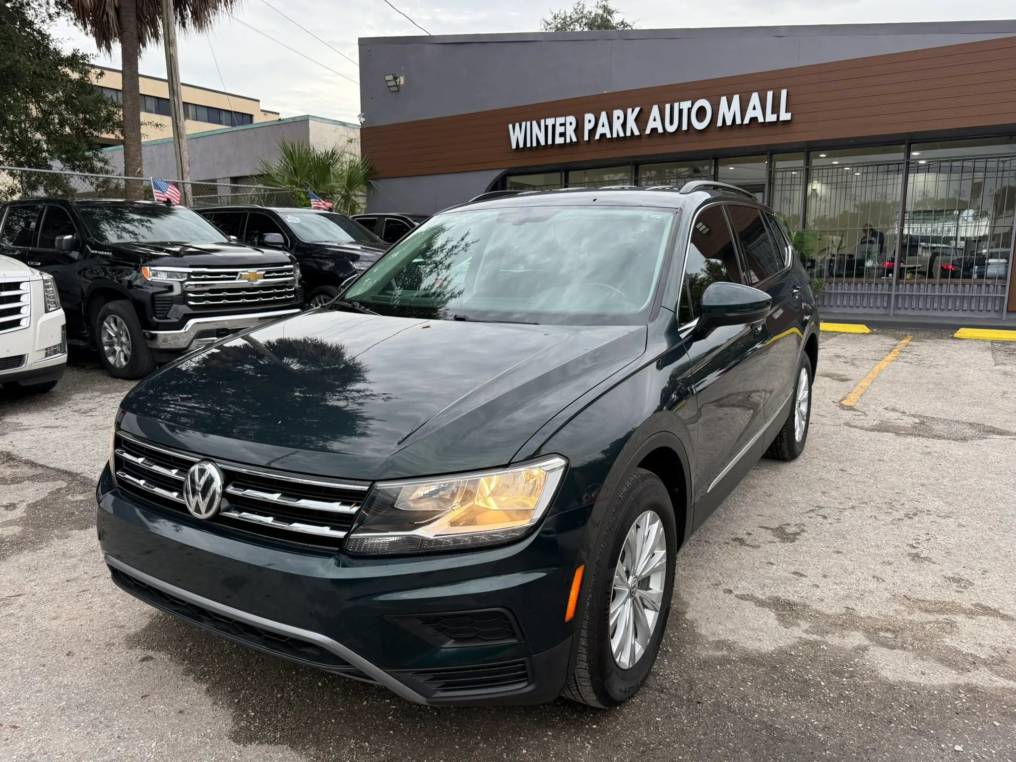 Used 2018 Volkswagen Tiguan SE FWD image 1