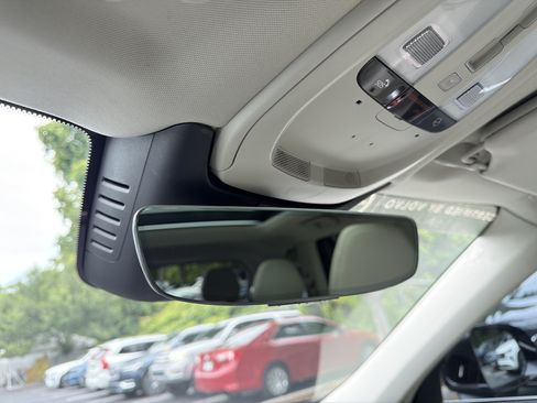 Certified 2023 Volvo XC90 B5 Plus AWD/4WD image 27