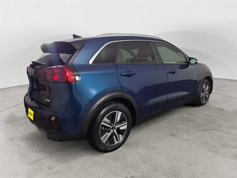 Used 2022 Kia Niro EX Premium image 5
