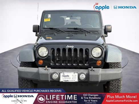 Used 2012 Jeep Wrangler Unlimited Rubicon w/ Dual Top Group AWD/4WD image 2