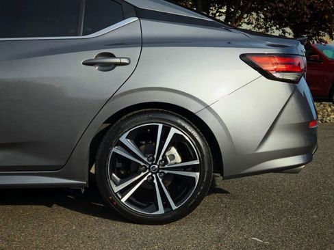 Used 2022 Nissan Sentra SR w/ SR Premium Package FWD image 44