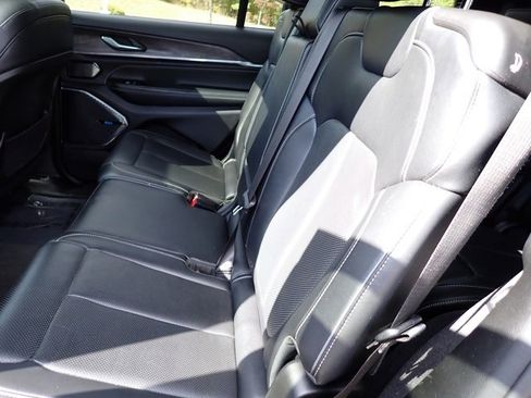 Certified 2022 Jeep Grand Cherokee L Overland image 17