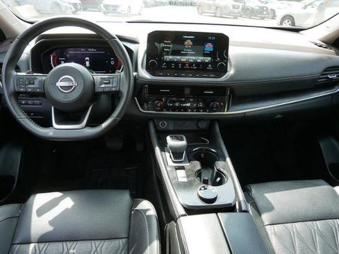 Certified 2023 Nissan Rogue Platinum w/ Platinum Premium Package AWD/4WD image 13