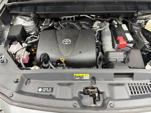 Used 2021 Toyota Highlander Limited AWD/4WD image 34