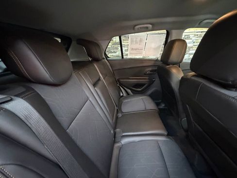 Used 2022 Chevrolet Trax LT w/ Driver Confidence Package image 31