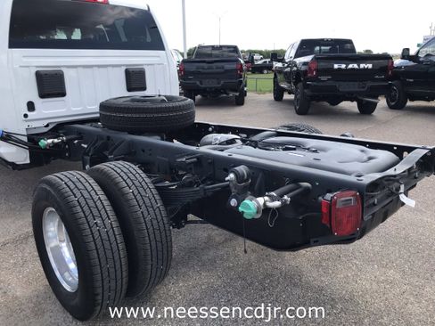 New 2026 RAM 3500 Tradesman w/ Chrome Appearance Group image 24