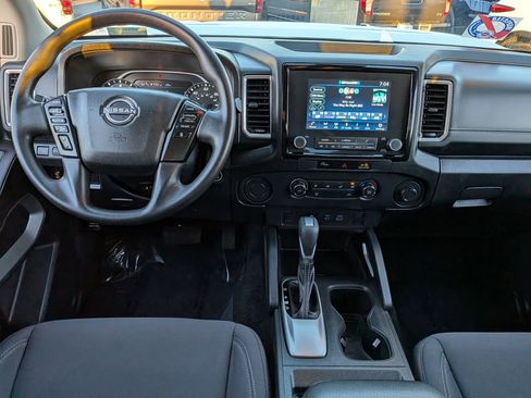 Certified 2024 Nissan Frontier SV w/ Technology Package image 15