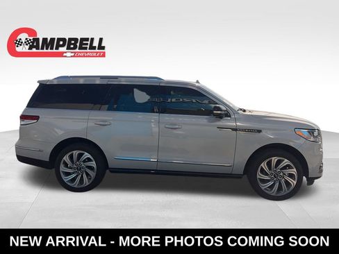 Used 2024 Lincoln Navigator Reserve AWD/4WD image 6