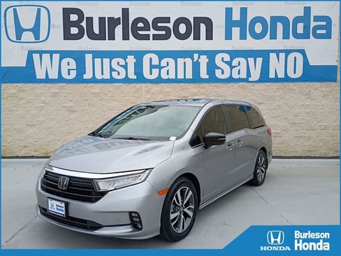 Used 2023 Honda Odyssey Touring image 1