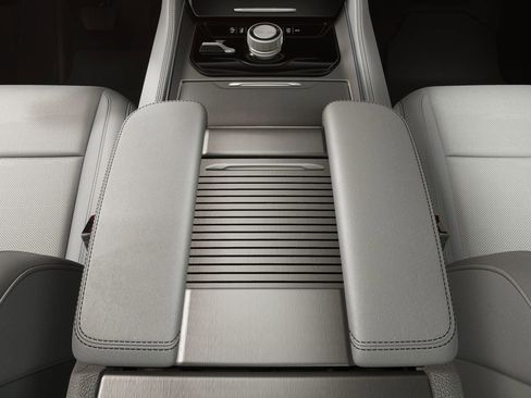 New 2026 Jeep Grand Wagoneer Limited w/ Premium Group II AWD/4WD image 4
