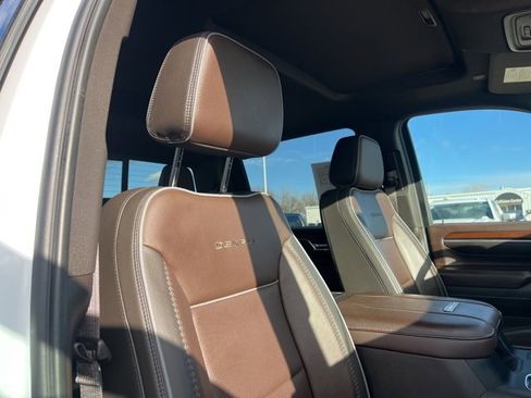 Used 2024 GMC Sierra 3500 Denali image 57