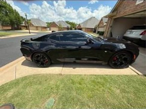 Used 2021 Chevrolet Camaro SS image 1
