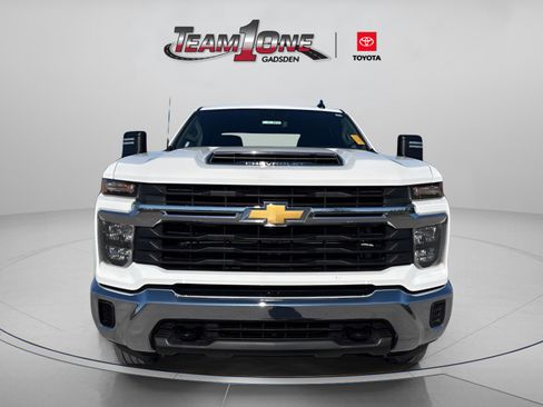 Used 2024 Chevrolet Silverado 2500 LT image 2