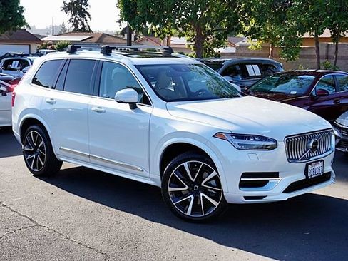 Used 2022 Volvo XC90 T8 Inscription Expression w/ Advanced Package AWD/4WD image 3