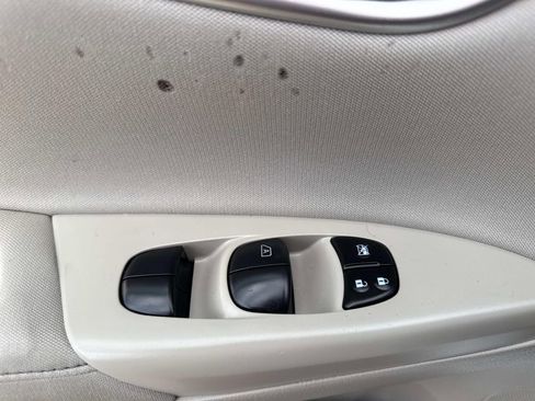 Used 2015 Nissan Sentra S image 18