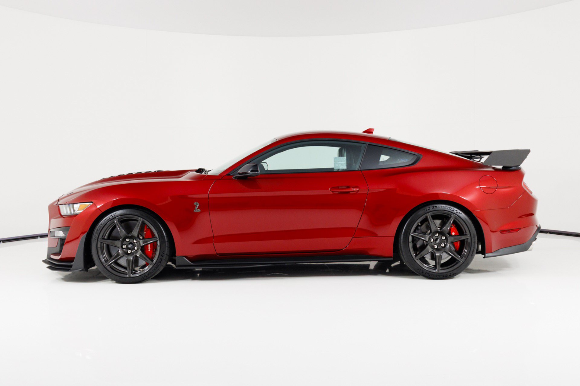 Used 2021 Ford Mustang Shelby GT500 w/ Carbon Fiber Track Pack RWD image 6