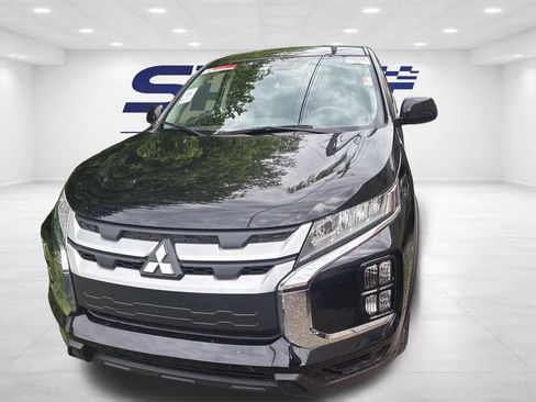 Used 2025 Mitsubishi Outlander SE AWD/4WD image 2