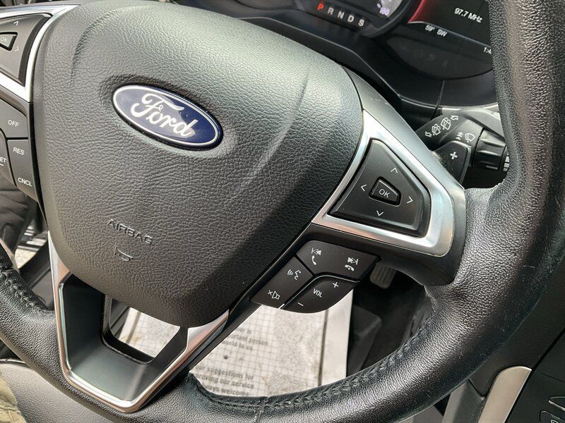 Used 2019 Ford Edge SEL w/ Equipment Group 201A AWD/4WD image 25