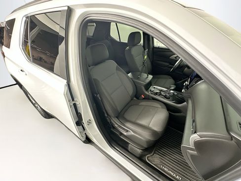 Used 2023 Chevrolet Traverse LT image 33