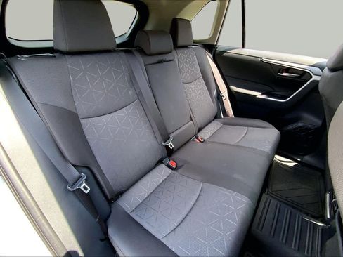Used 2025 Toyota RAV4 XLE AWD/4WD image 19