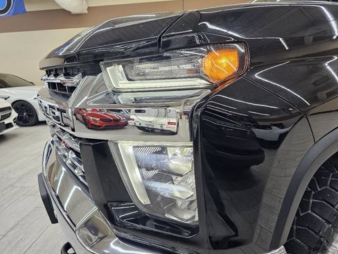 Used 2022 Chevrolet Silverado 2500 LTZ w/ LTZ Texas Edition image 11