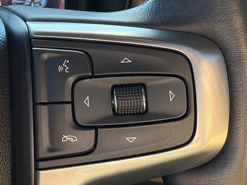 Used 2024 Chevrolet Suburban Premier w/ Advanced Technology Package image 9