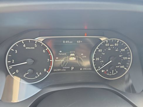 Used 2024 Nissan Rogue S FWD image 18