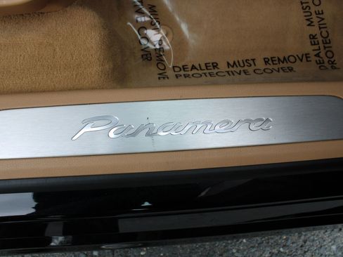 Used 2012 Porsche Panamera 4 image 16