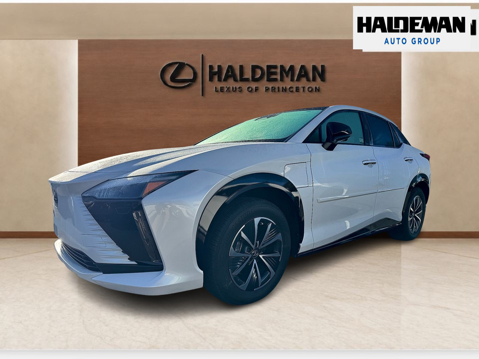 Used 2023 Lexus RZ 450e Premium w/ Accessory Package (2T) AWD/4WD image 2