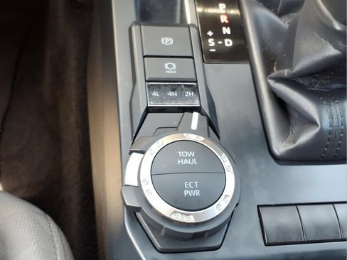 Used 2025 Toyota Tacoma SR5 AWD/4WD image 21