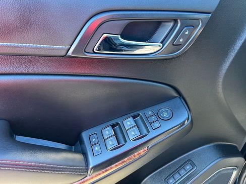 Used 2019 Chevrolet Suburban Premier image 15