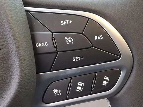 Used 2023 Chrysler Pacifica Limited w/ Uconnect Theater Family Group AWD/4WD image 22