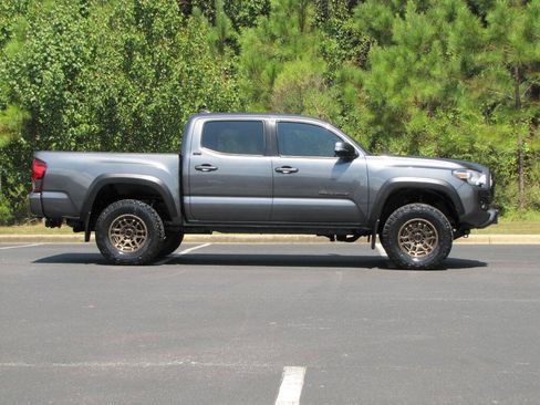 Used 2023 Toyota Tacoma 4x4 Double Cab w/ Trail Edition image 4
