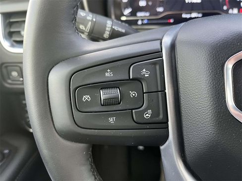 Used 2024 GMC Yukon XL SLT w/ SLT Luxury Package image 30