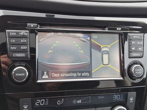 Used 2015 Nissan Rogue SL image 18