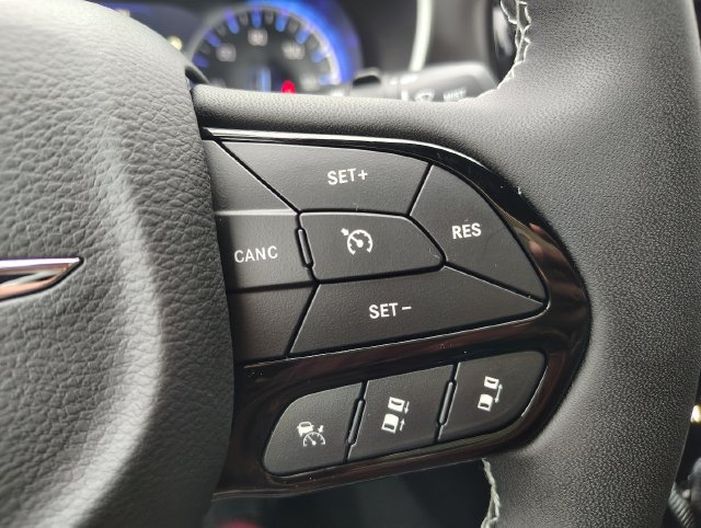 New 2026 Chrysler Pacifica Select AWD/4WD image 14