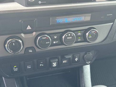 Used 2021 Toyota Tacoma TRD Sport w/ Technology Package image 21