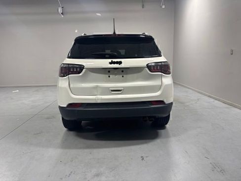 Used 2019 Jeep Compass Latitude FWD image 7