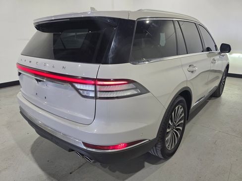 Used 2020 Lincoln Aviator Reserve w/ Equipment Group 201A image 4