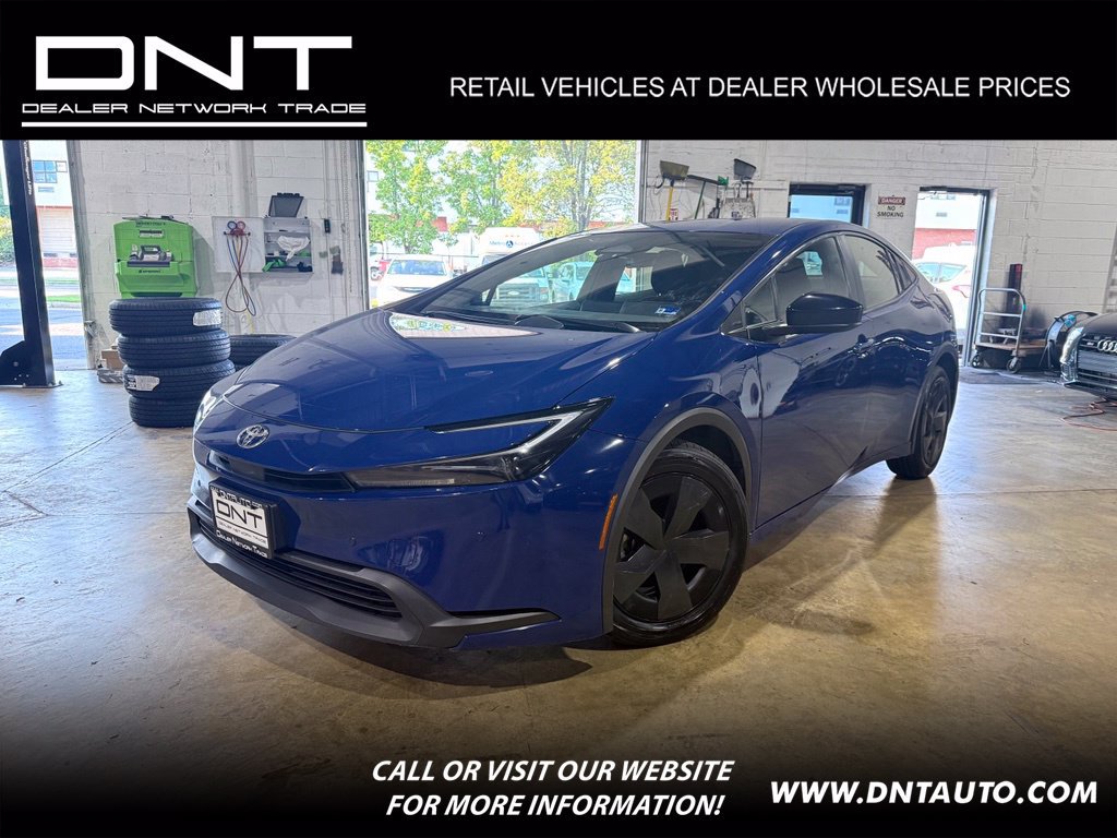 Used 2023 Toyota Prius LE FWD image 1