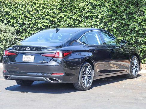Used 2023 Lexus ES 350 w/ Premium Package FWD image 6