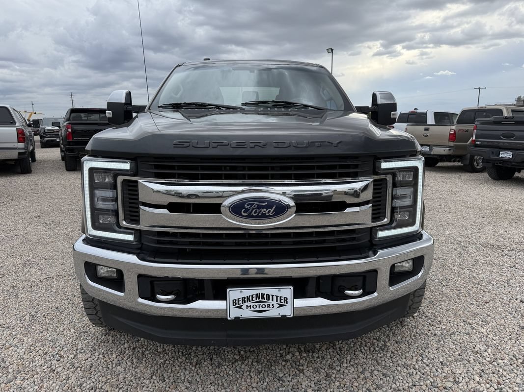 Used 2017 Ford F250 XLT w/ XLT Premium Package AWD/4WD image 3